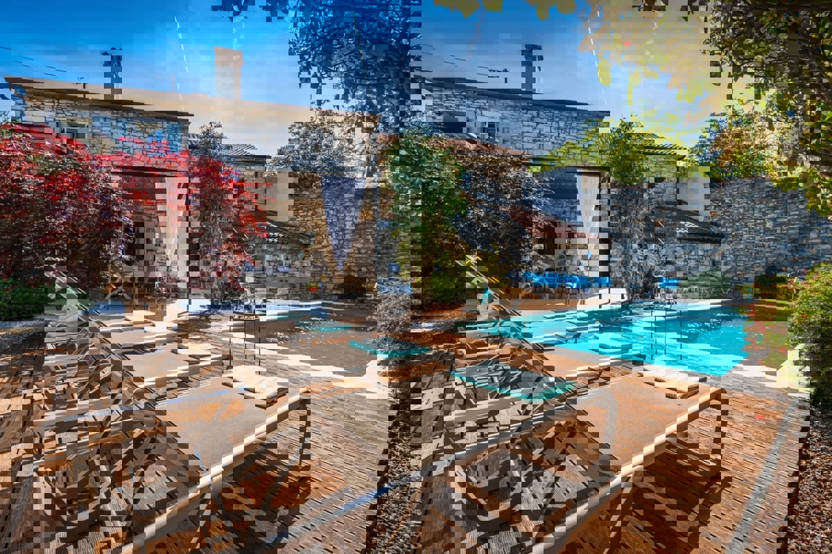 Istria, Canfanaro – Autentica villa in pietra con piscina