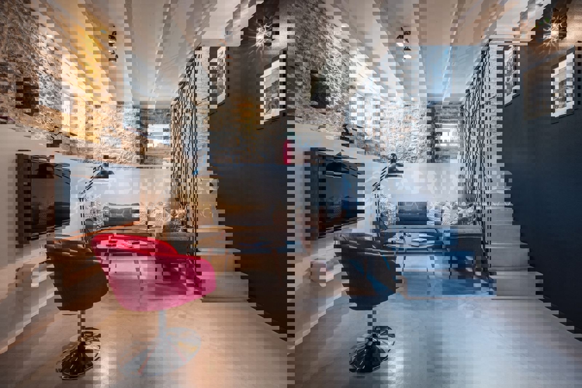 Istria, Canfanaro – Autentica villa in pietra con piscina