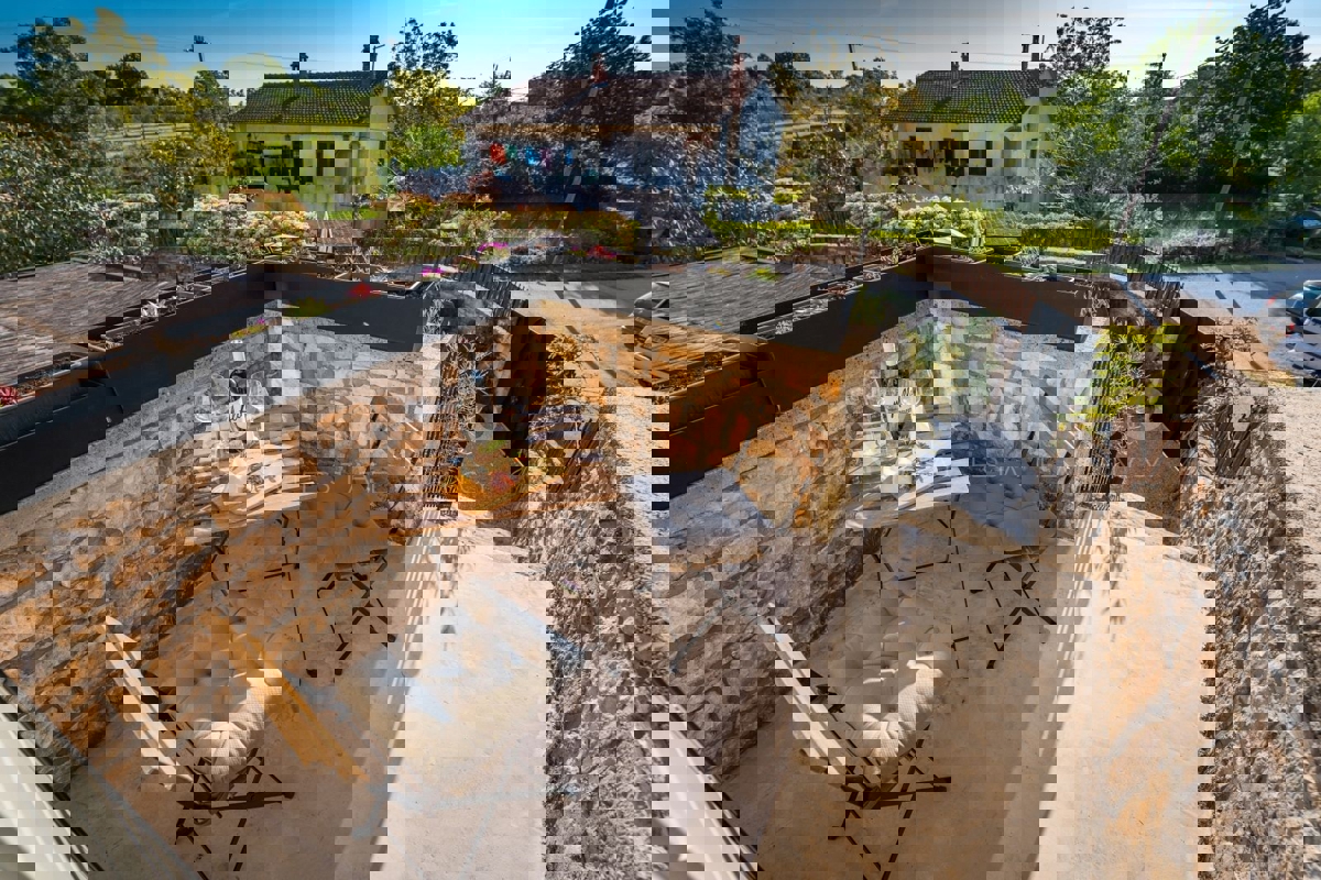 Istria, Canfanaro – Autentica villa in pietra con piscina