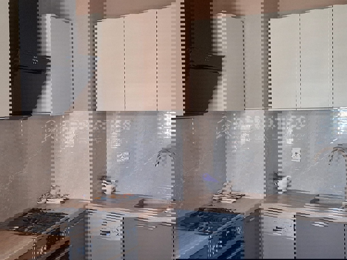 Rovigno, spazioso appartamento con 2 camere da letto