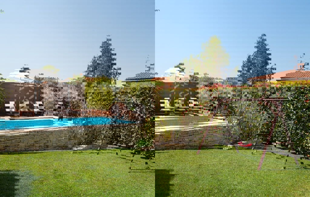PARENZO, Casa con giardino privato e piscina