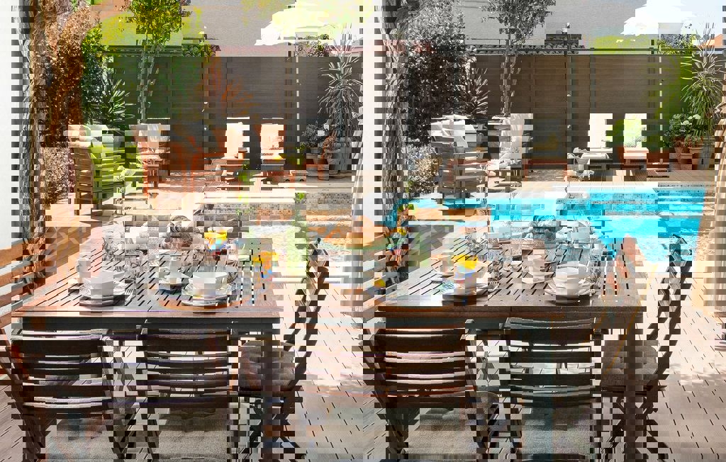 PARENZO, Casa con giardino privato e piscina