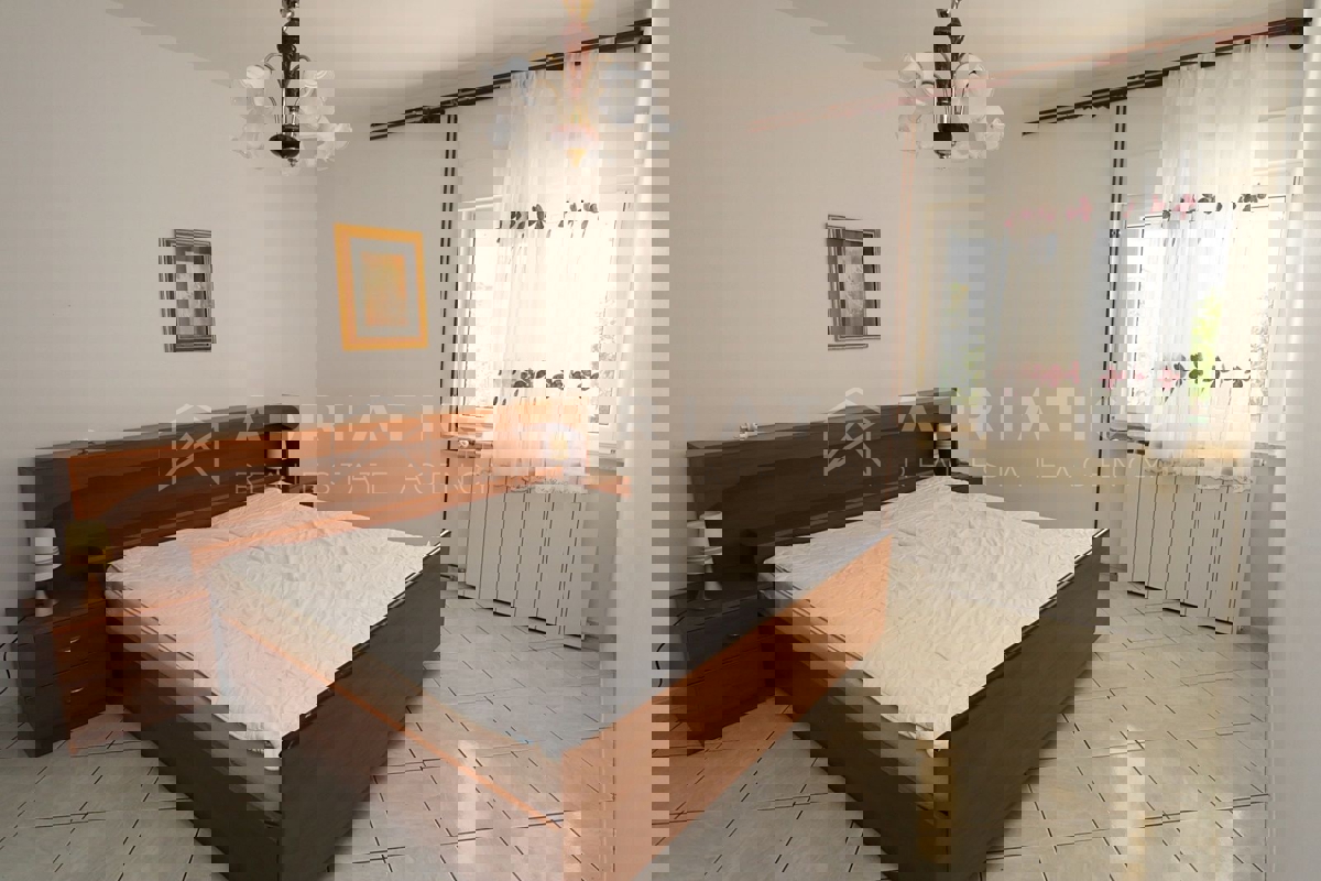 Rovigno, casa con appartamenti vicino al mare e alle spiagge