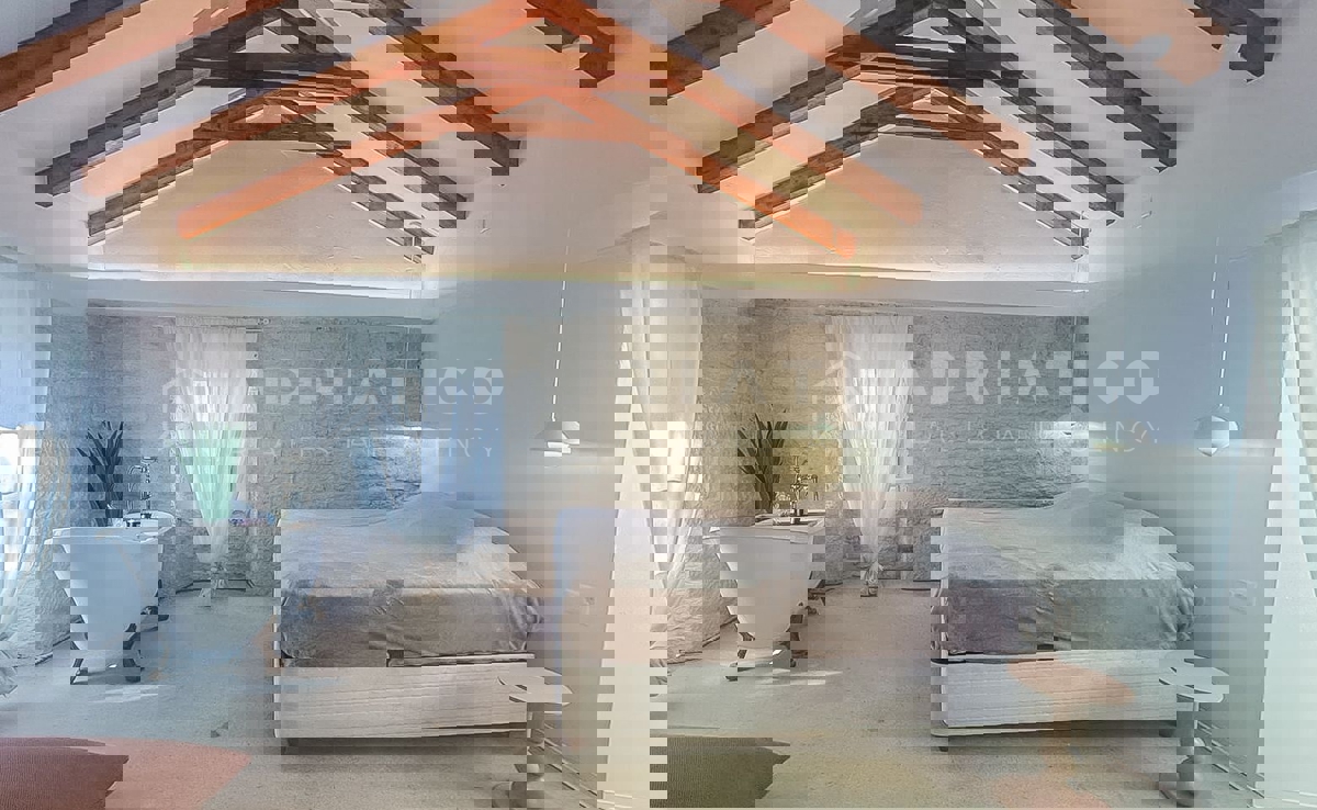 Tinjan, casa in pietra ristrutturata