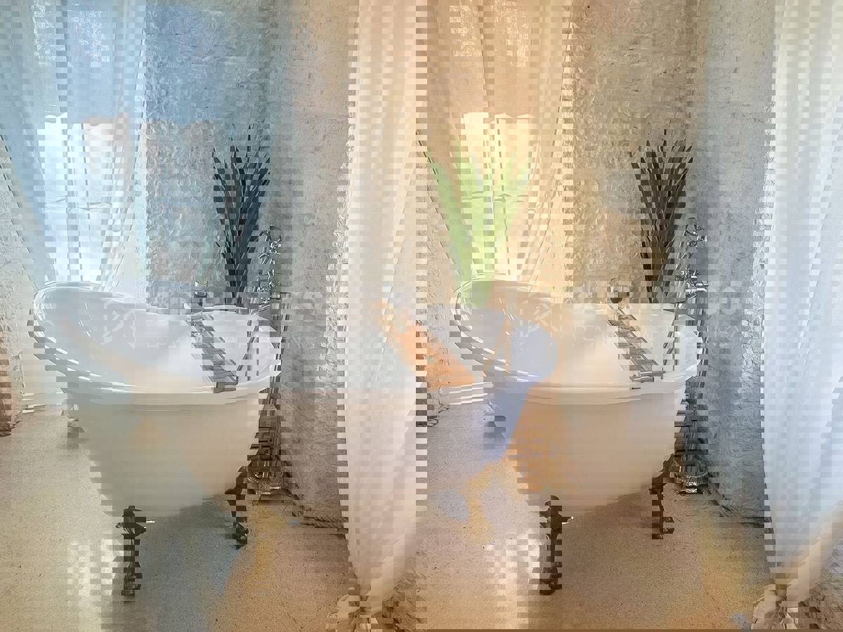 Tinjan, casa in pietra ristrutturata