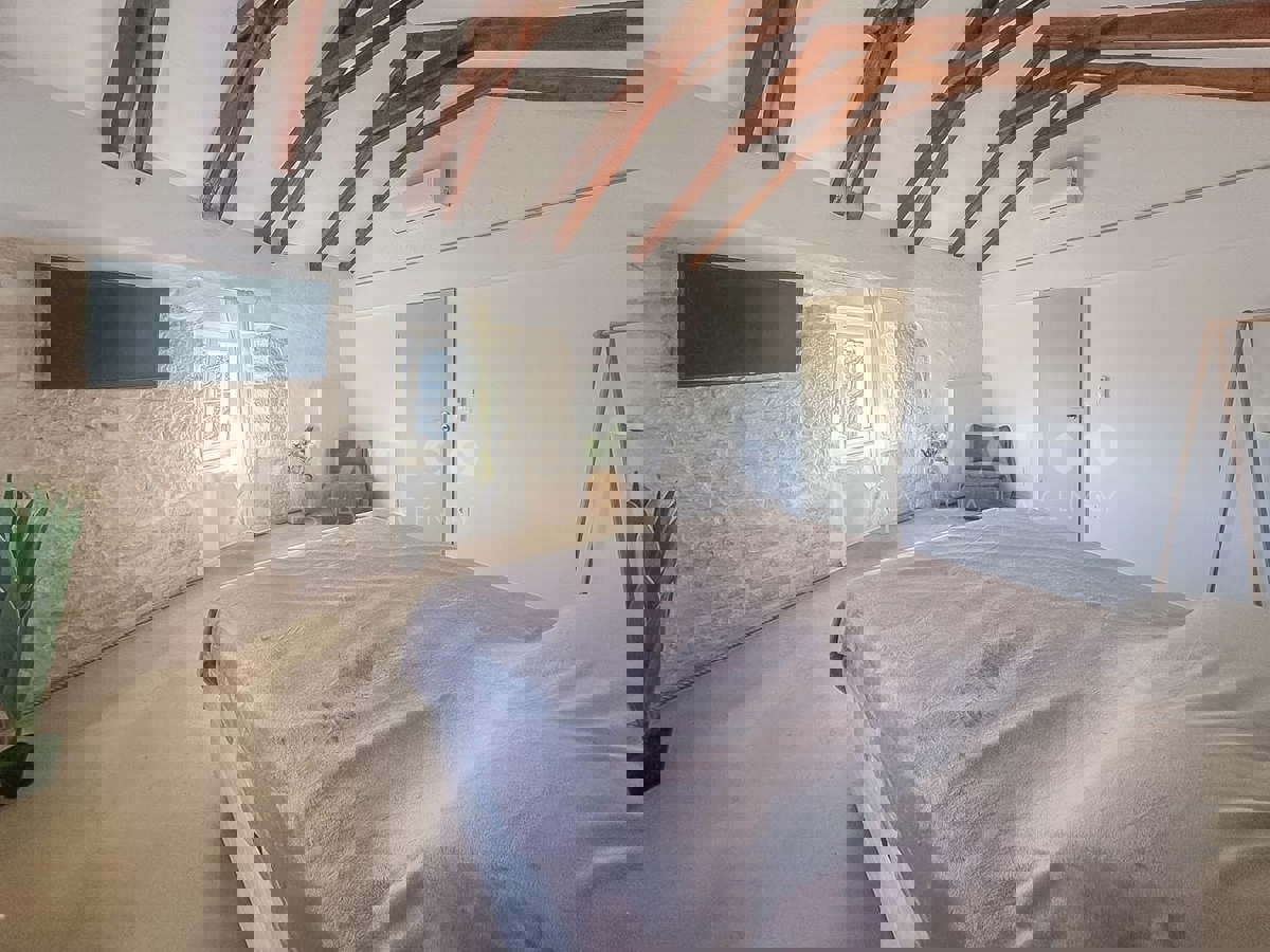 Tinjan, casa in pietra ristrutturata