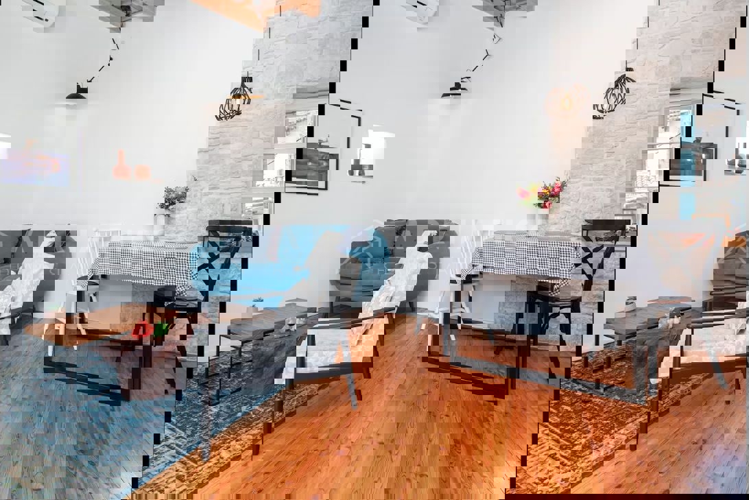 Rovigno, casa con terrazza in centro