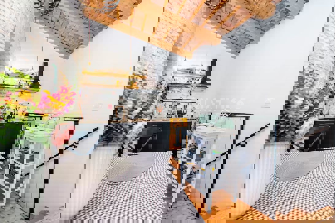 Rovigno, casa con terrazza in centro