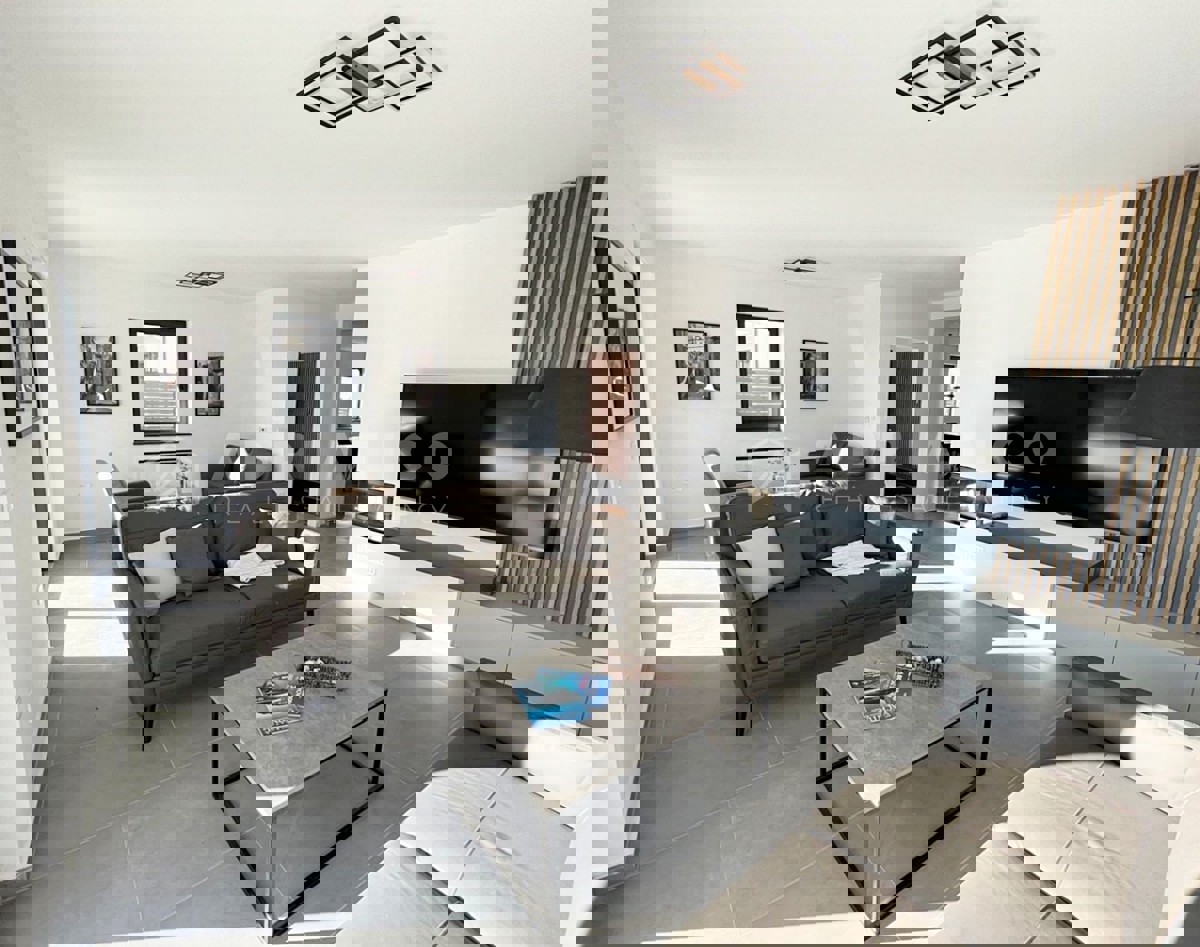 Svetvinčenat, dintorni, villa di lusso con piscina