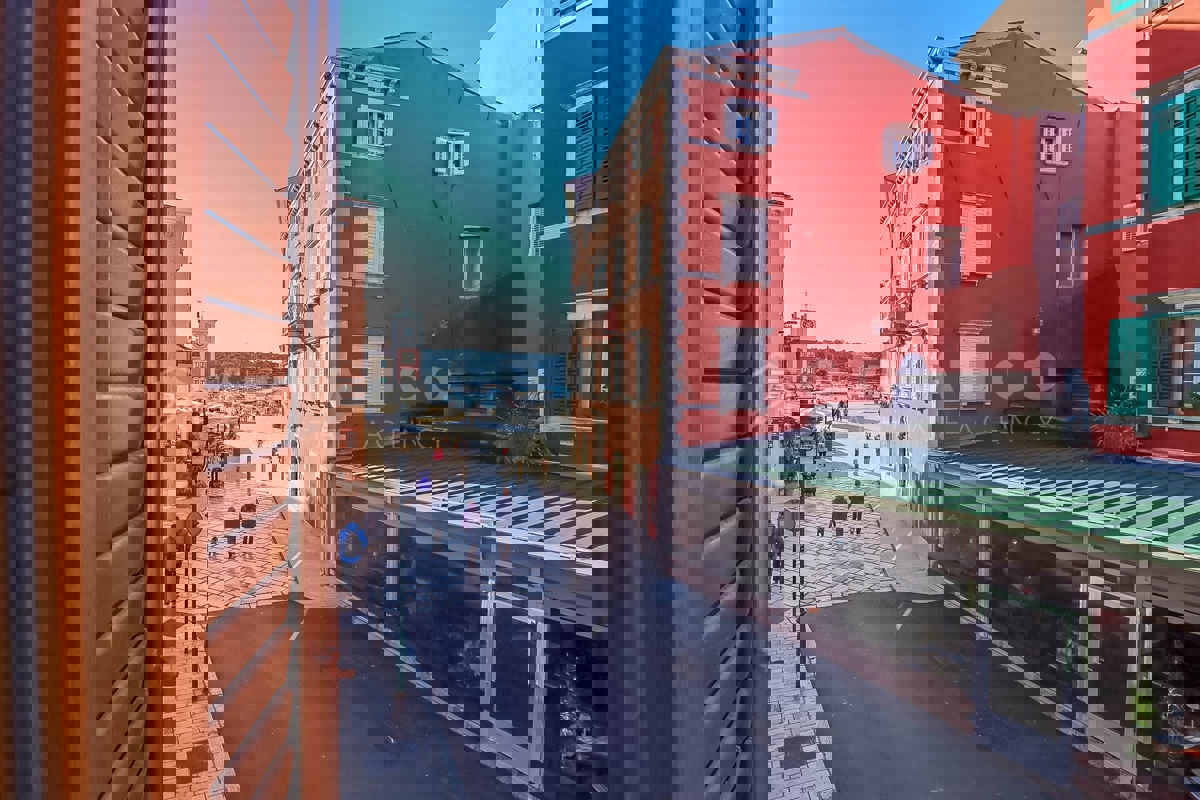 Rovigno, opportunità, appartamento in centro vicino alla piazza