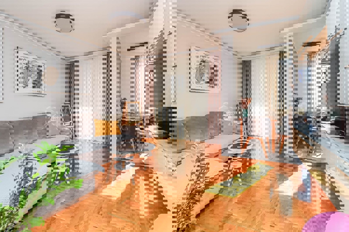 Rovigno, appartamento completamente ristrutturato in ottima posizione