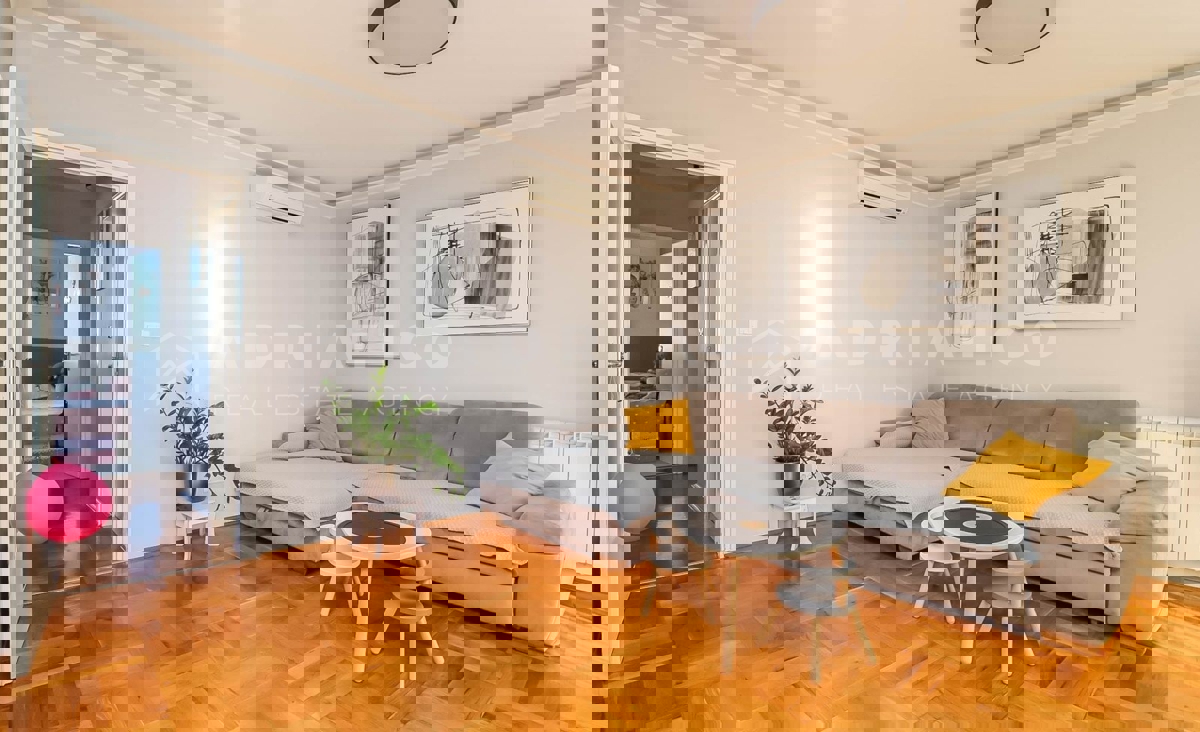 Rovigno, appartamento completamente ristrutturato in ottima posizione