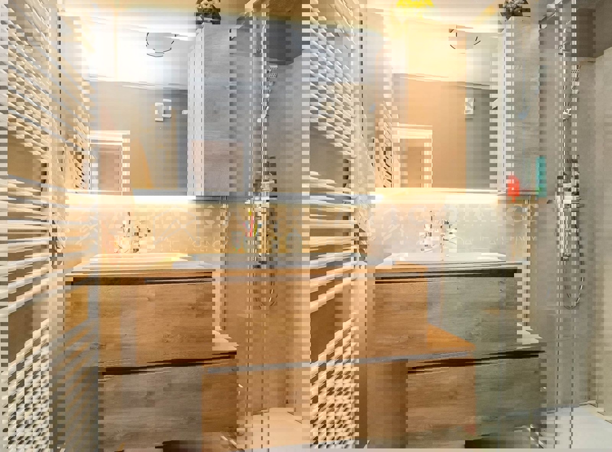 Rovigno, appartamento completamente ristrutturato in ottima posizione