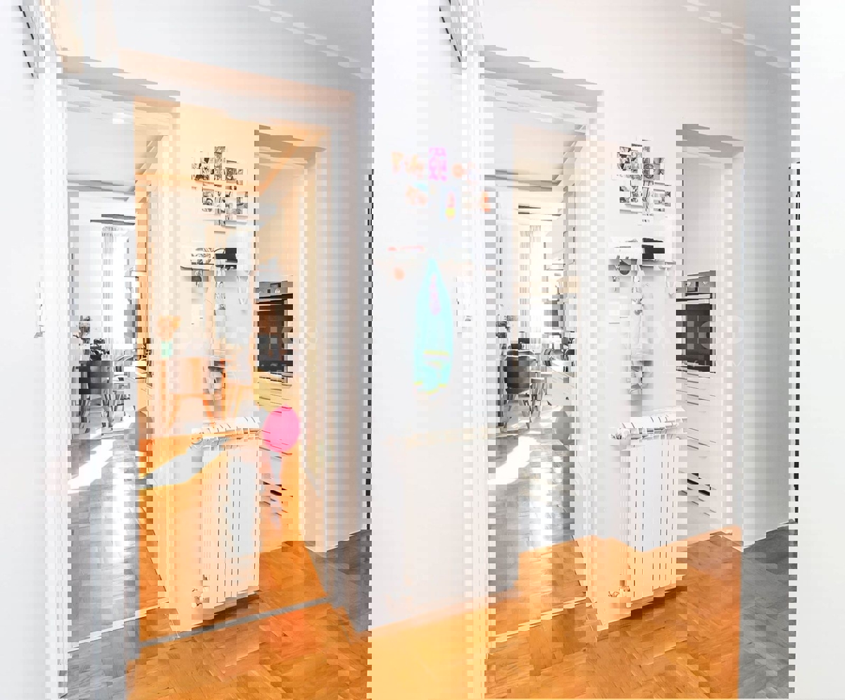 Rovigno, appartamento completamente ristrutturato in ottima posizione