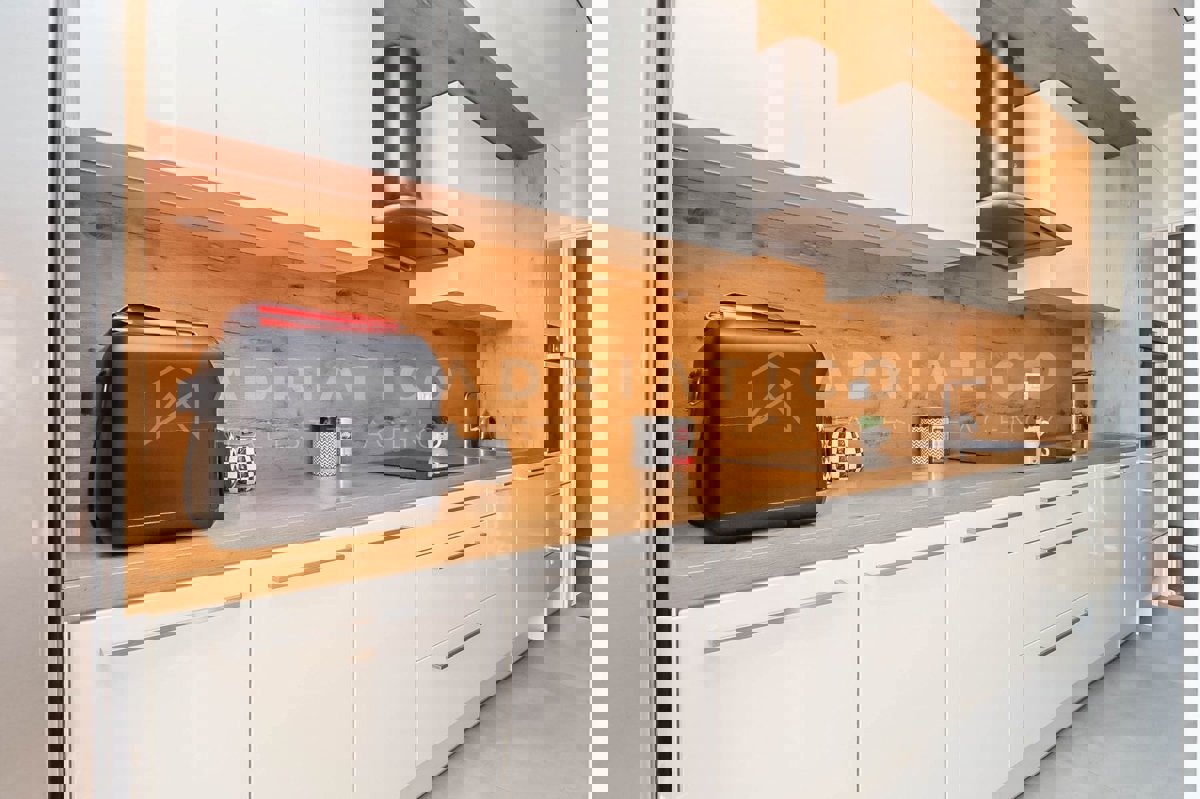 Rovigno, appartamento completamente ristrutturato in ottima posizione