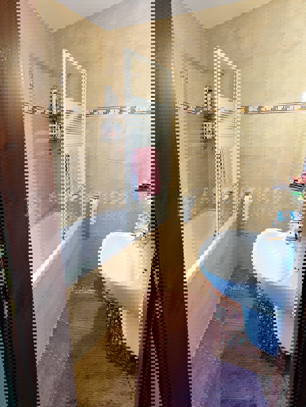 Visignano, due case in pietra con giardino