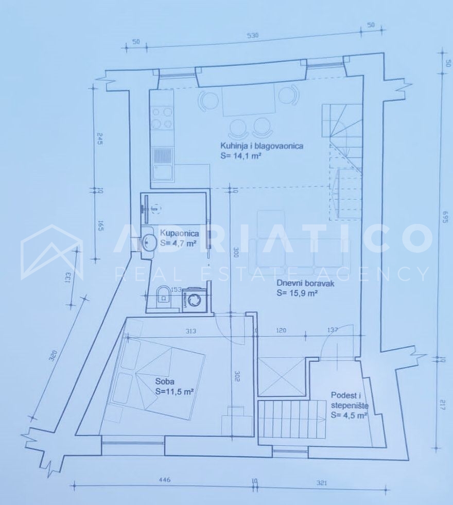 Rovigno, centro storico, elegante appartamento appena ristrutturato