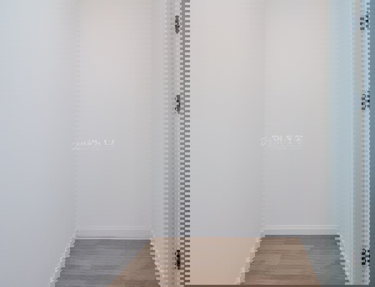 POREČ Appartamento al piano terra, 2 camere da letto