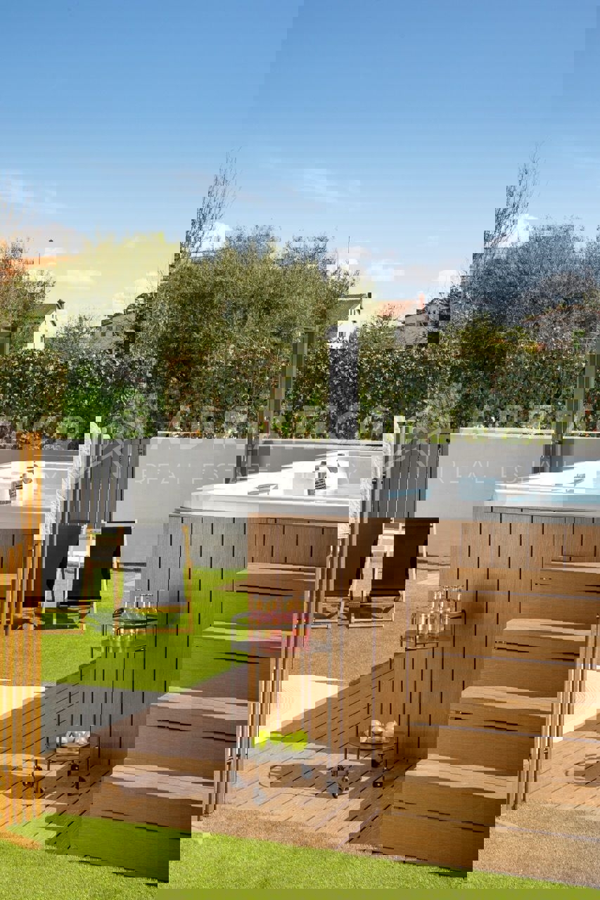 Attraente casa a schiera nuova