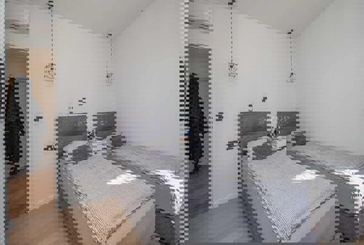 PARENZO - Nuovo appartamento moderno con ampia terrazza sul tetto