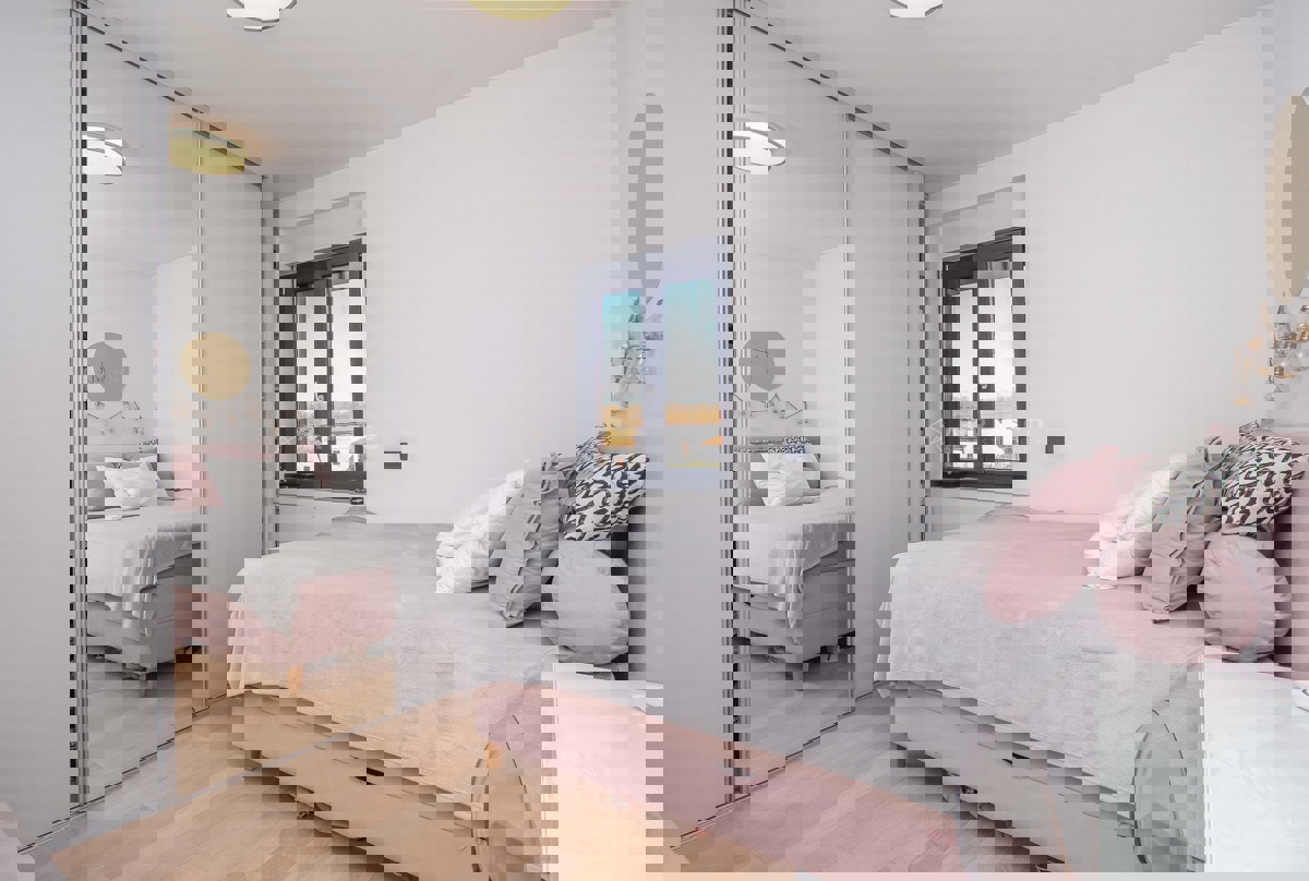 PARENZO - Nuovo appartamento moderno con ampia terrazza sul tetto