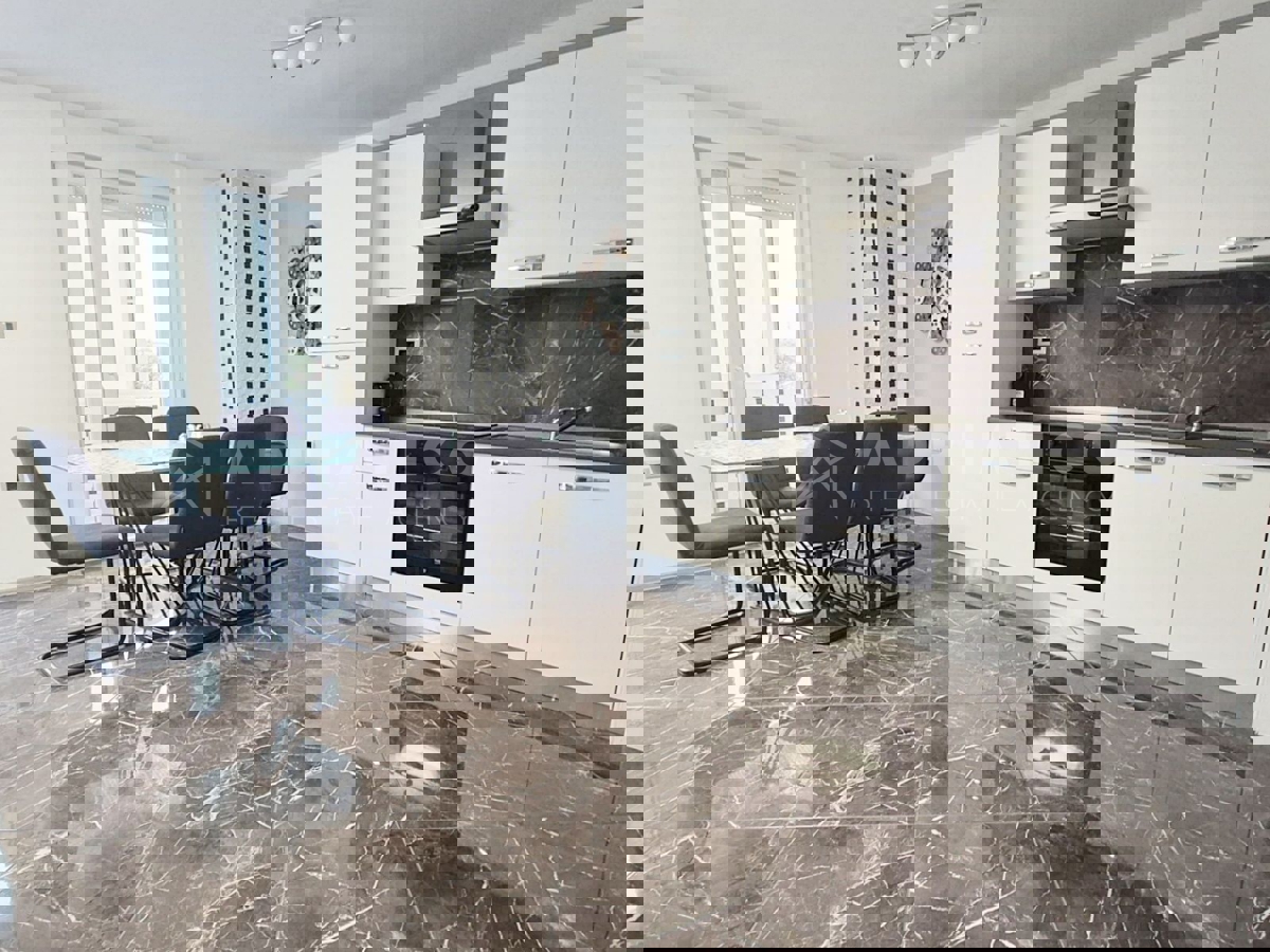 Rovigno, appartamento trilocale ristrutturato vicino al centro