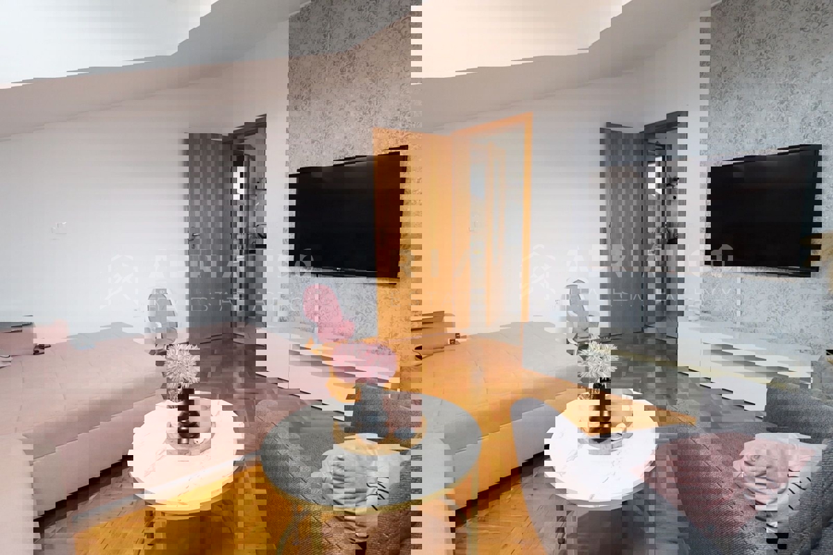 Rovinj, dintorni, appartamento bilocale e ampia terrazza