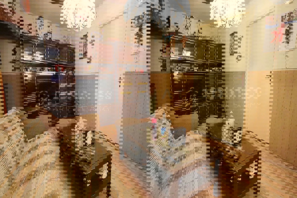 Rovigno, centro città, casa unica con terrazza e piccolo cortile