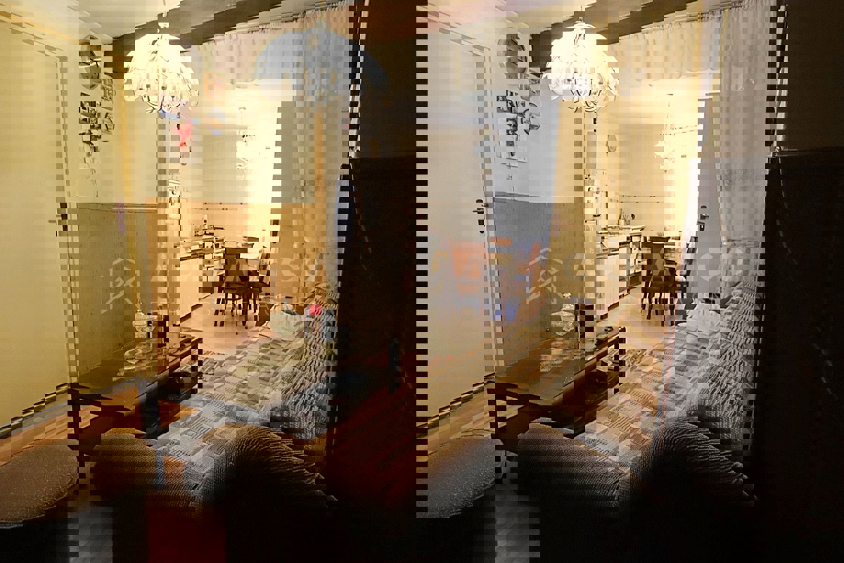 Rovigno, centro città, casa unica con terrazza e piccolo cortile