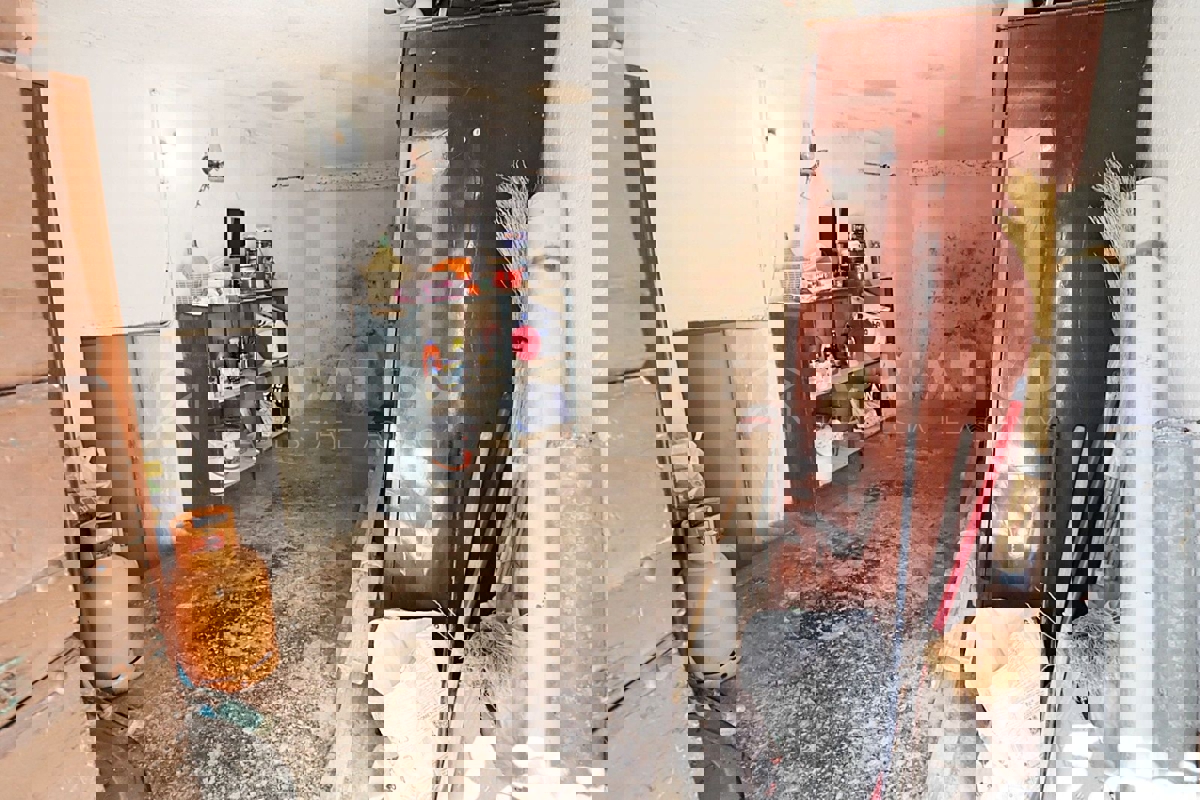 Rovigno, centro città, casa unica con terrazza e piccolo cortile