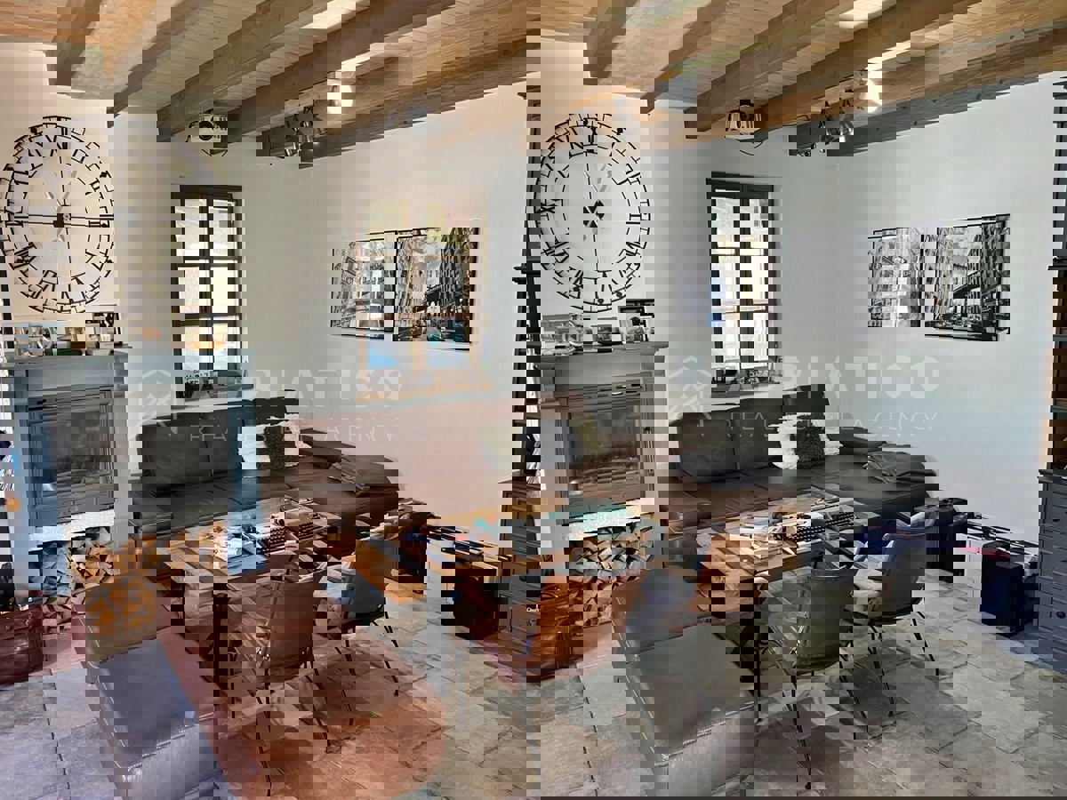 Svetvinčenat: Villa con Piscina in un Paradiso Naturale