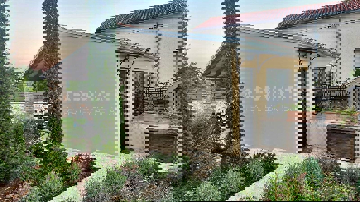 Svetvinčenat: Villa con Piscina in un Paradiso Naturale