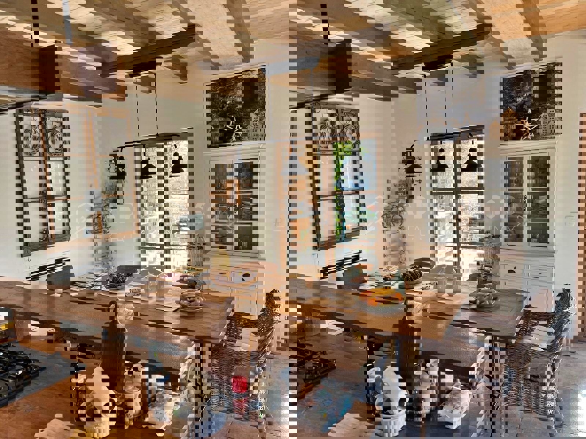 Svetvinčenat: Villa con Piscina in un Paradiso Naturale