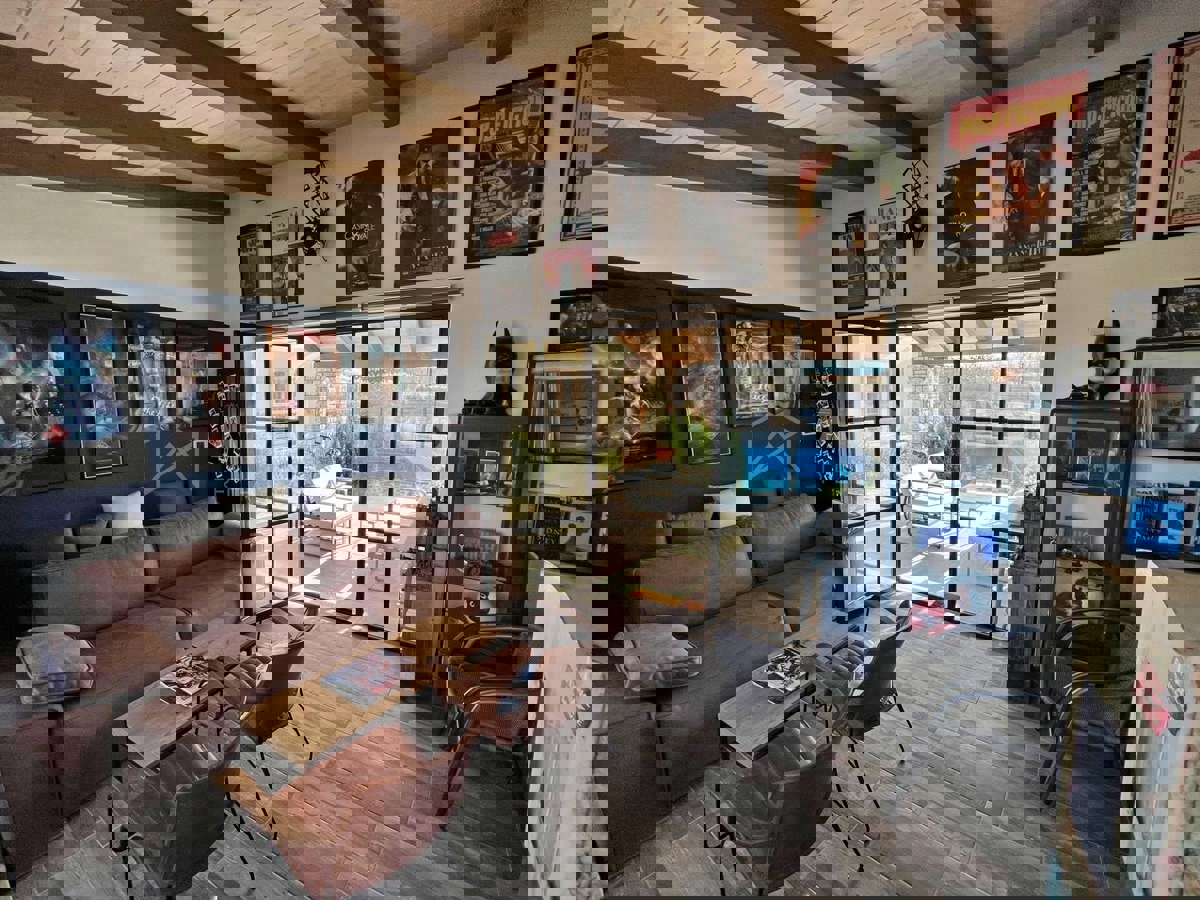 Svetvinčenat: Villa con Piscina in un Paradiso Naturale