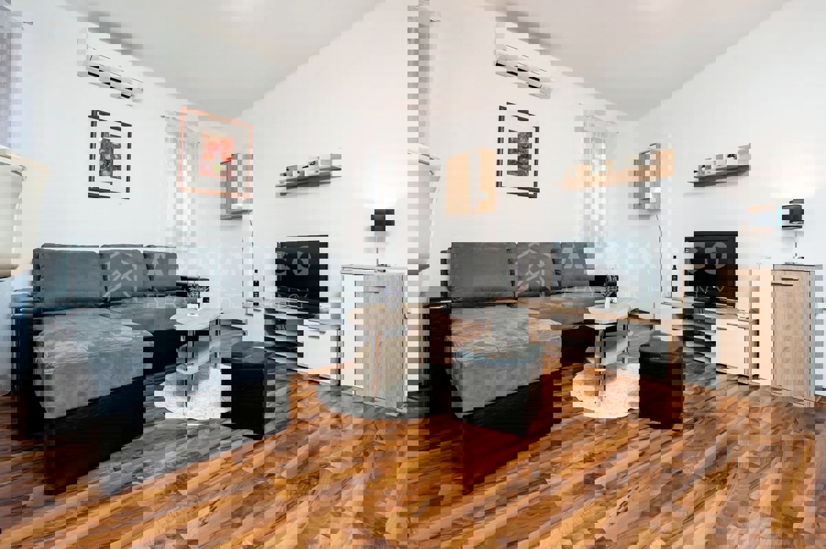 Rovigno, monolocale arredato in ottima posizione