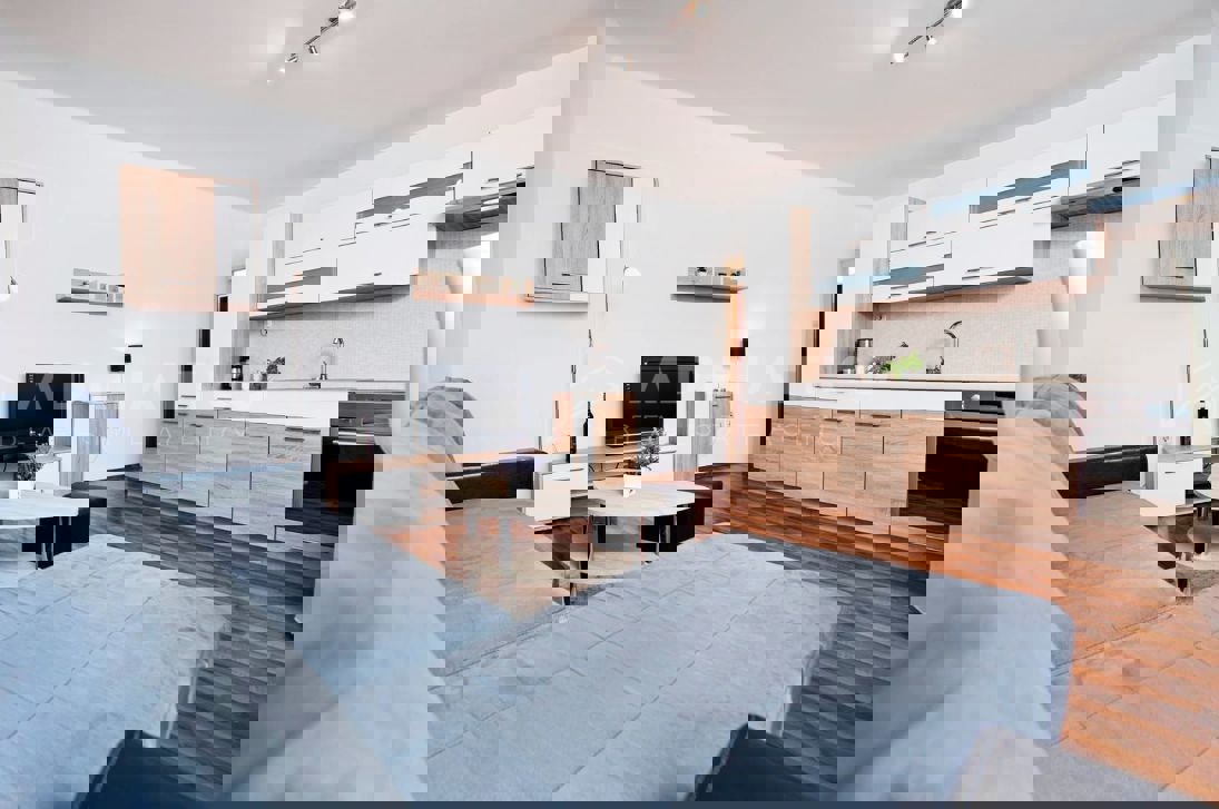 Rovigno, monolocale arredato in ottima posizione