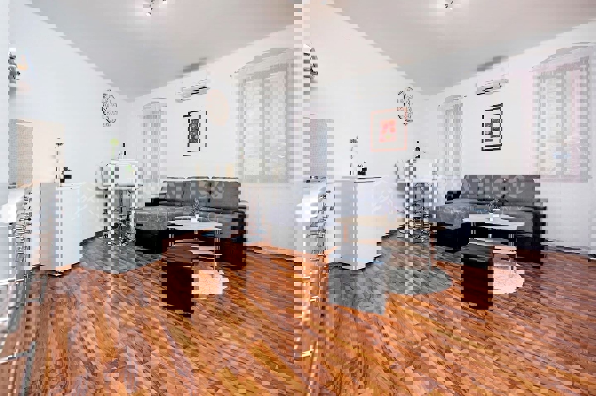 Rovigno, monolocale arredato in ottima posizione