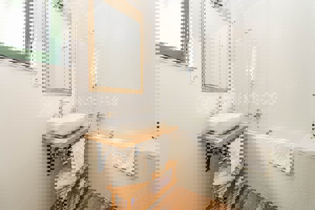 Rovigno, bella casa con ampio giardino