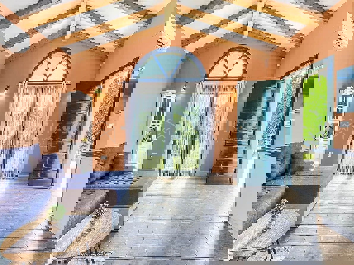 Rovigno, bella casa con ampio giardino