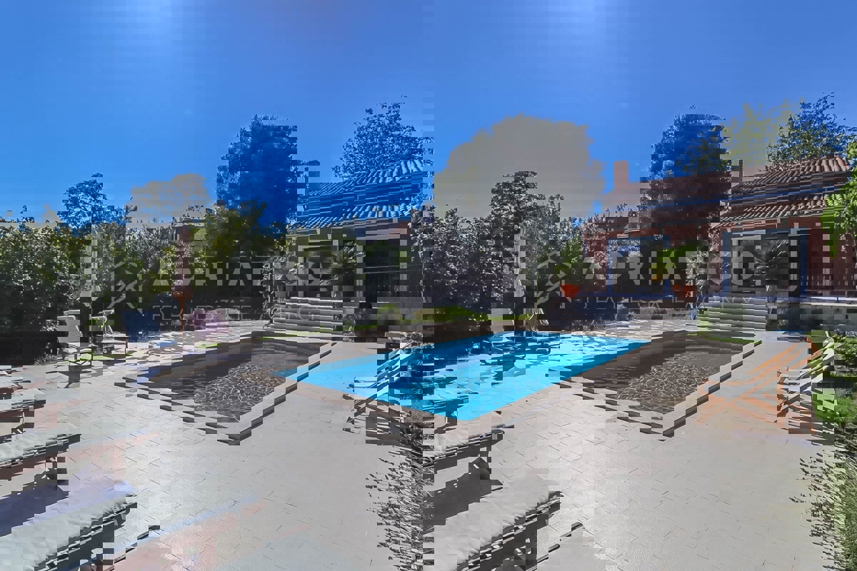 Rovigno, bella casa con ampio giardino