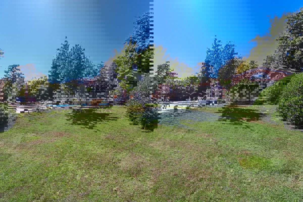 Rovigno, bella casa con ampio giardino