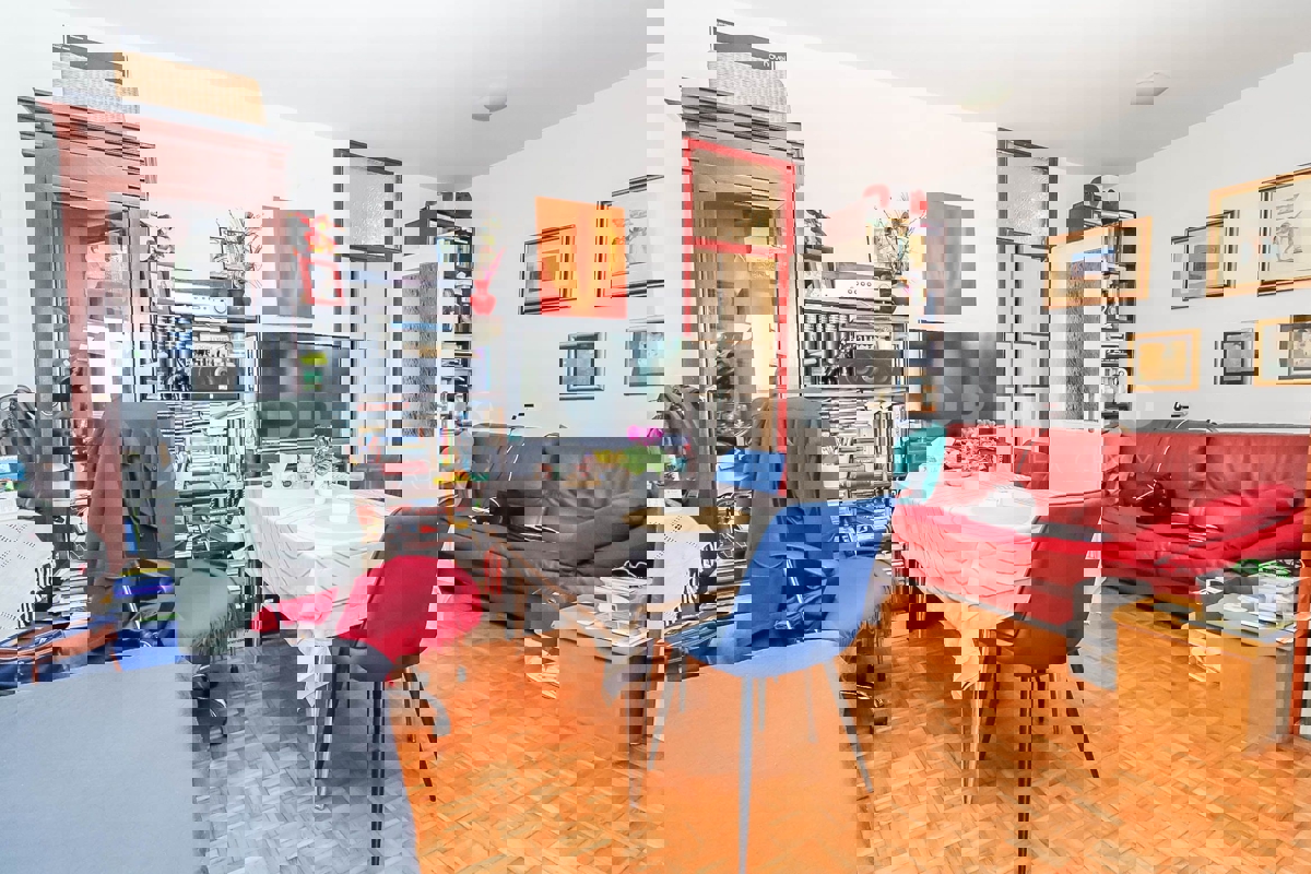 Rovigno, appartamento, una camera da letto, con ascensore e vista mare