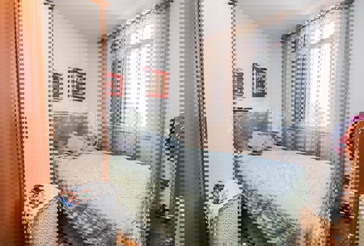 Rovigno, appartamento, una camera da letto, con ascensore e vista mare