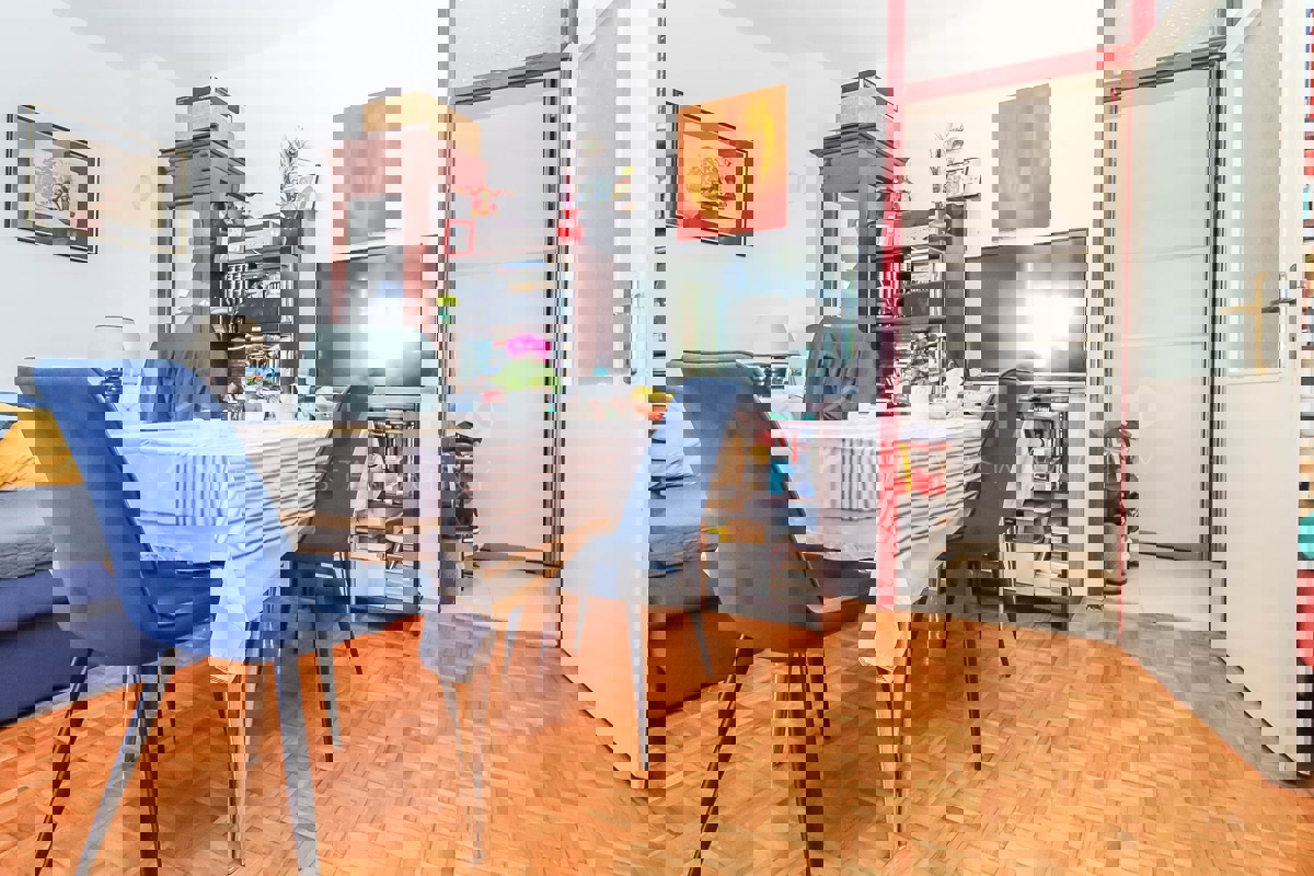 Rovigno, appartamento, una camera da letto, con ascensore e vista mare