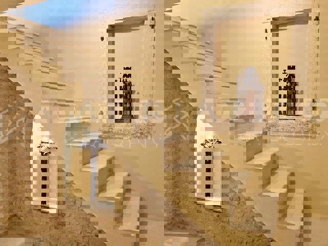 Rovigno, casa ristrutturata con spazio commerciale nel centro storico