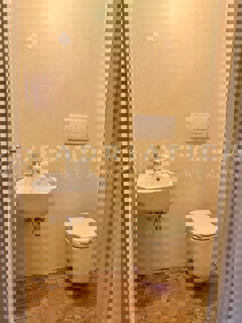 Rovigno, casa ristrutturata con spazio commerciale nel centro storico