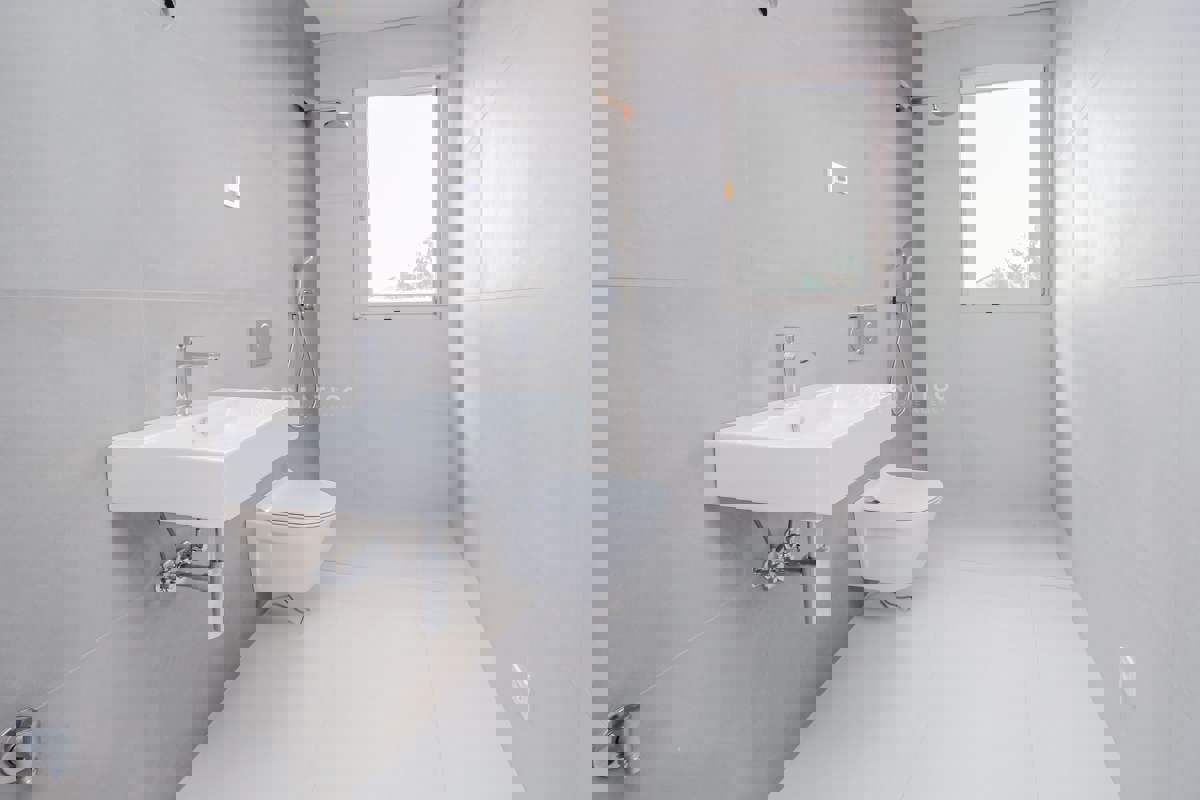 Vicinanze di Parenzo, Casa Vacanze Moderna con Piscina