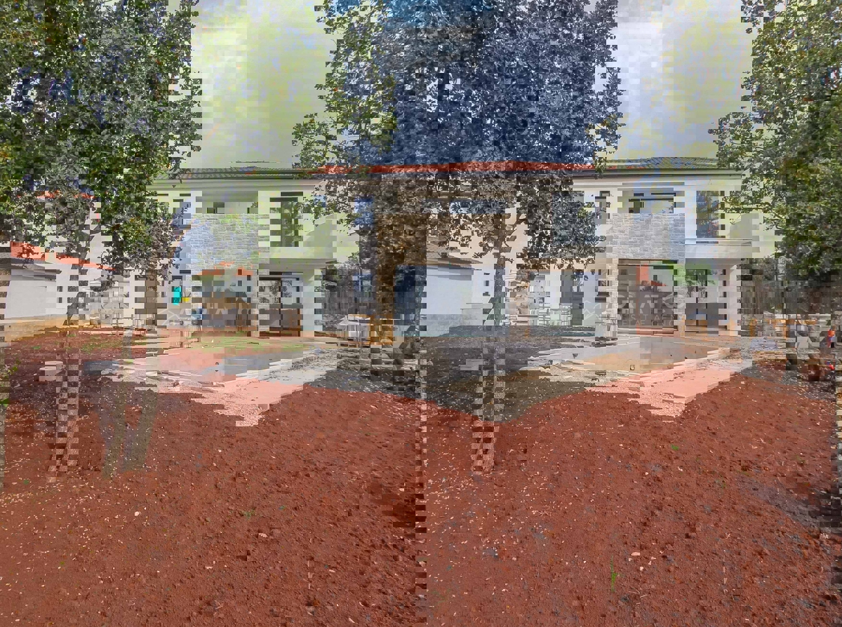 Vicinanze di Parenzo, Casa Vacanze Moderna con Piscina