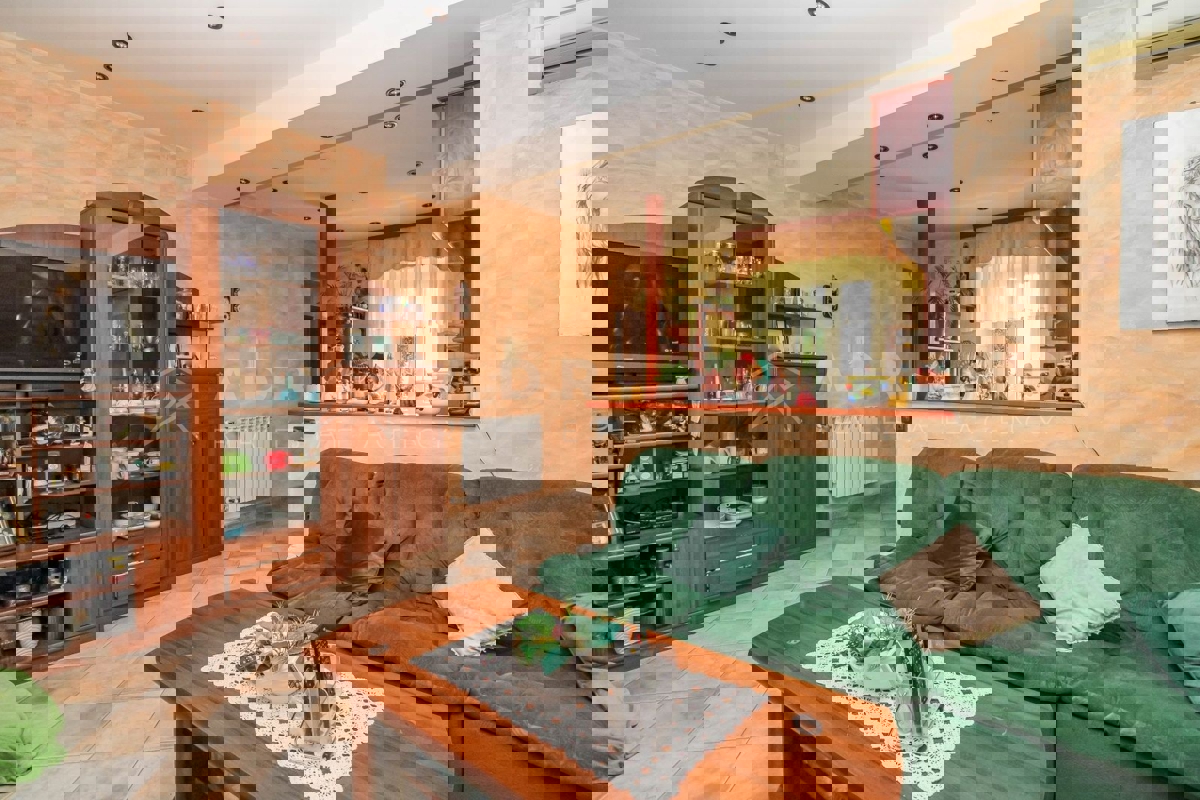 Kanfanar, casa in pietra nel centro del paese