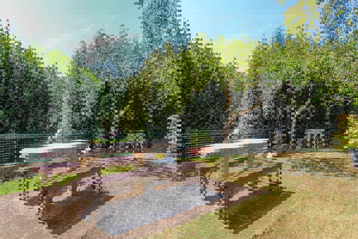 Kanfanar, casa in pietra nel centro del paese